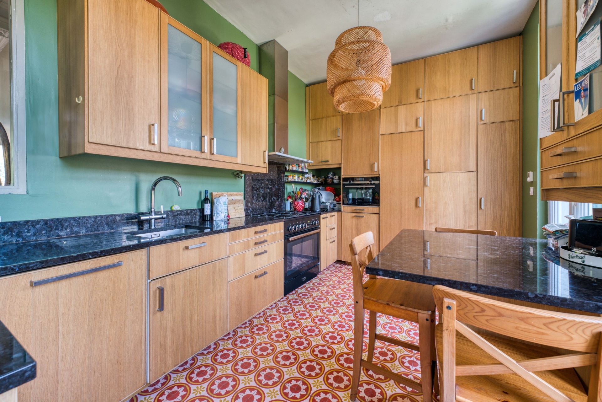 villa 8 Rooms for sale on ROYAN (17200)