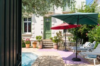 villa 8 Rooms for sale on ROYAN (17200)