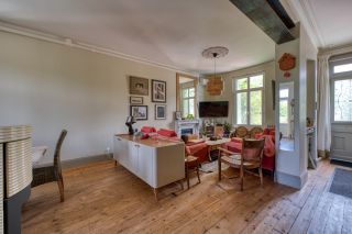 villa 8 Rooms for sale on ROYAN (17200)