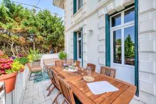 villa 8 Rooms for sale on ROYAN (17200)