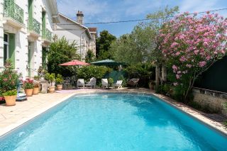 villa 8 Rooms for sale on ROYAN (17200)