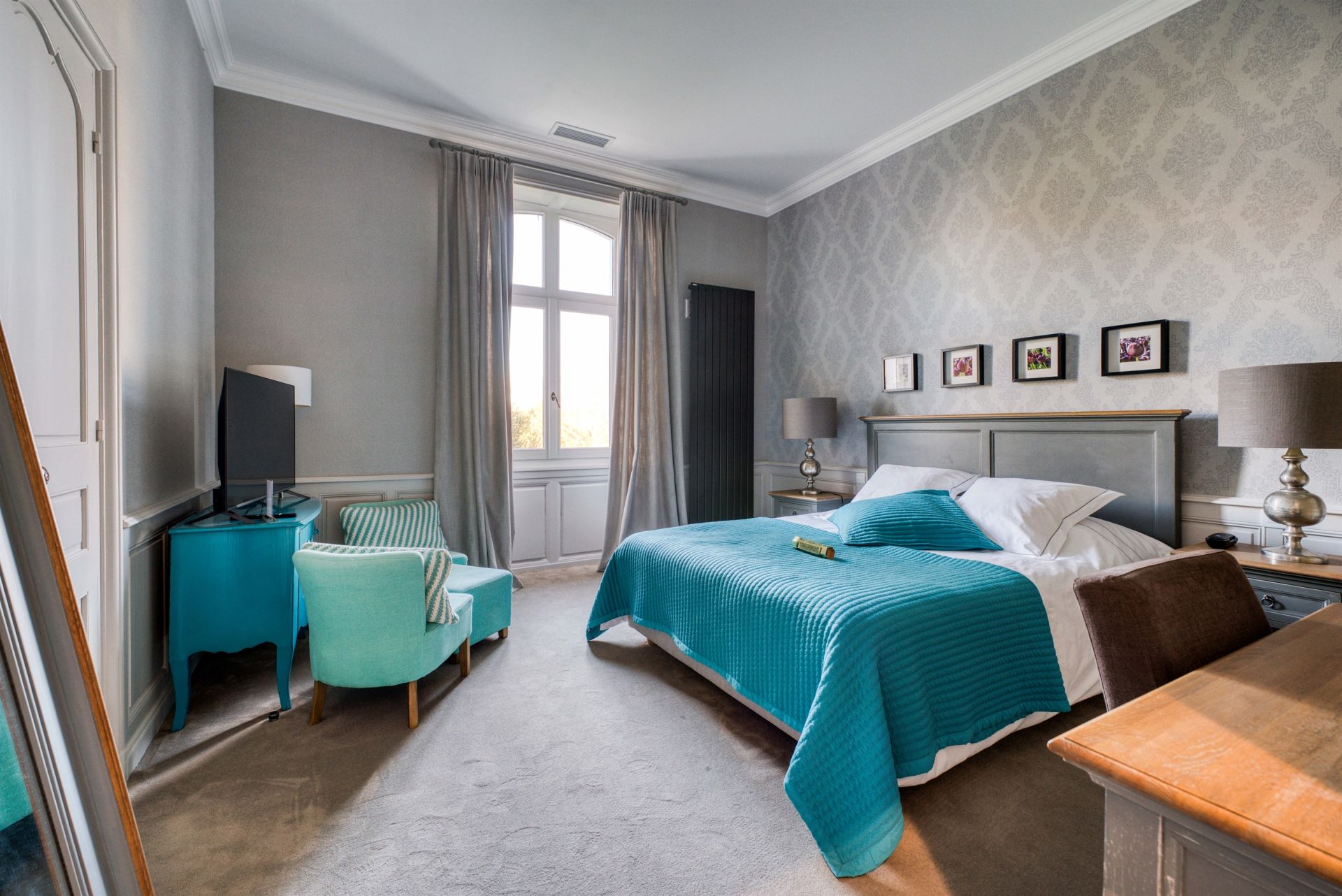 castle 18 Rooms for sale on ROYAN (17200)