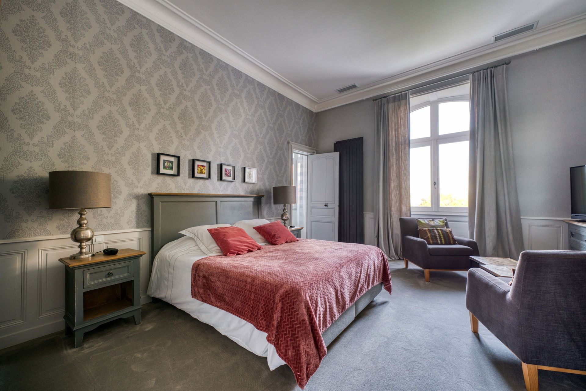 castle 18 Rooms for sale on ROYAN (17200)