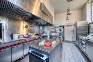 castle 18 Rooms for sale on ROYAN (17200)