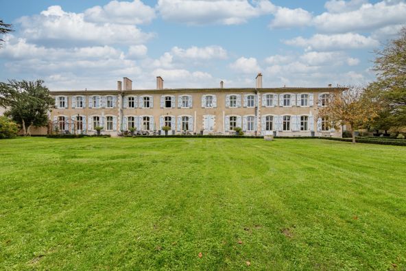 Sale Castle Royan 18 Rooms 980 m²