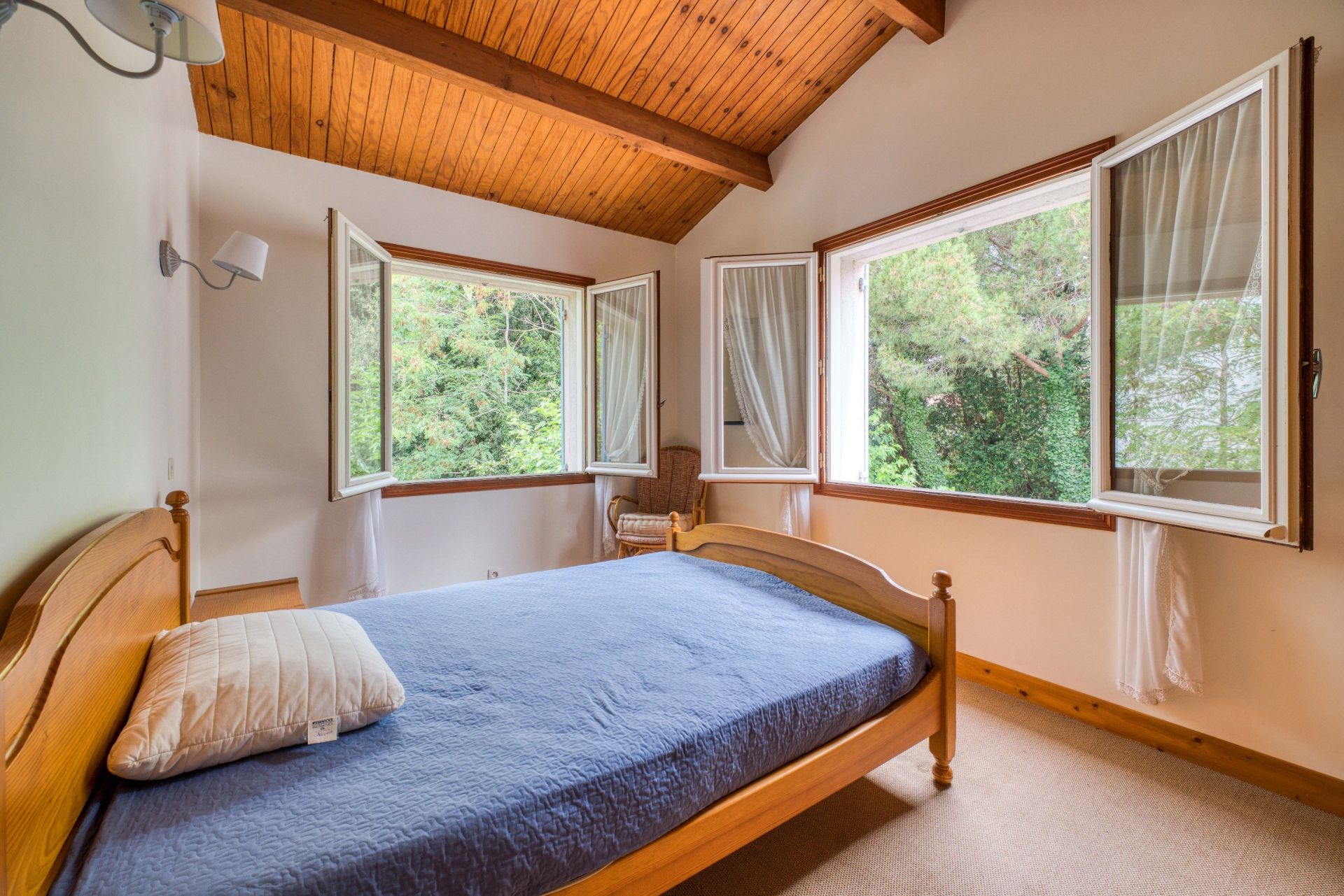 house 9 Rooms for sale on ST PALAIS SUR MER (17420)