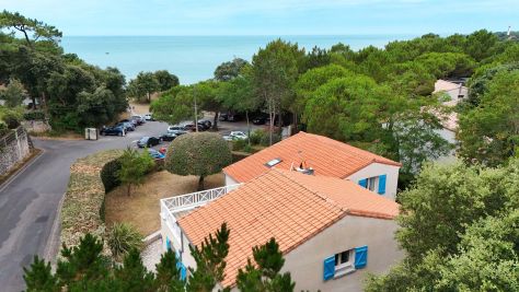 Sale House Saint-Palais-sur-Mer 9 Rooms 240 m²