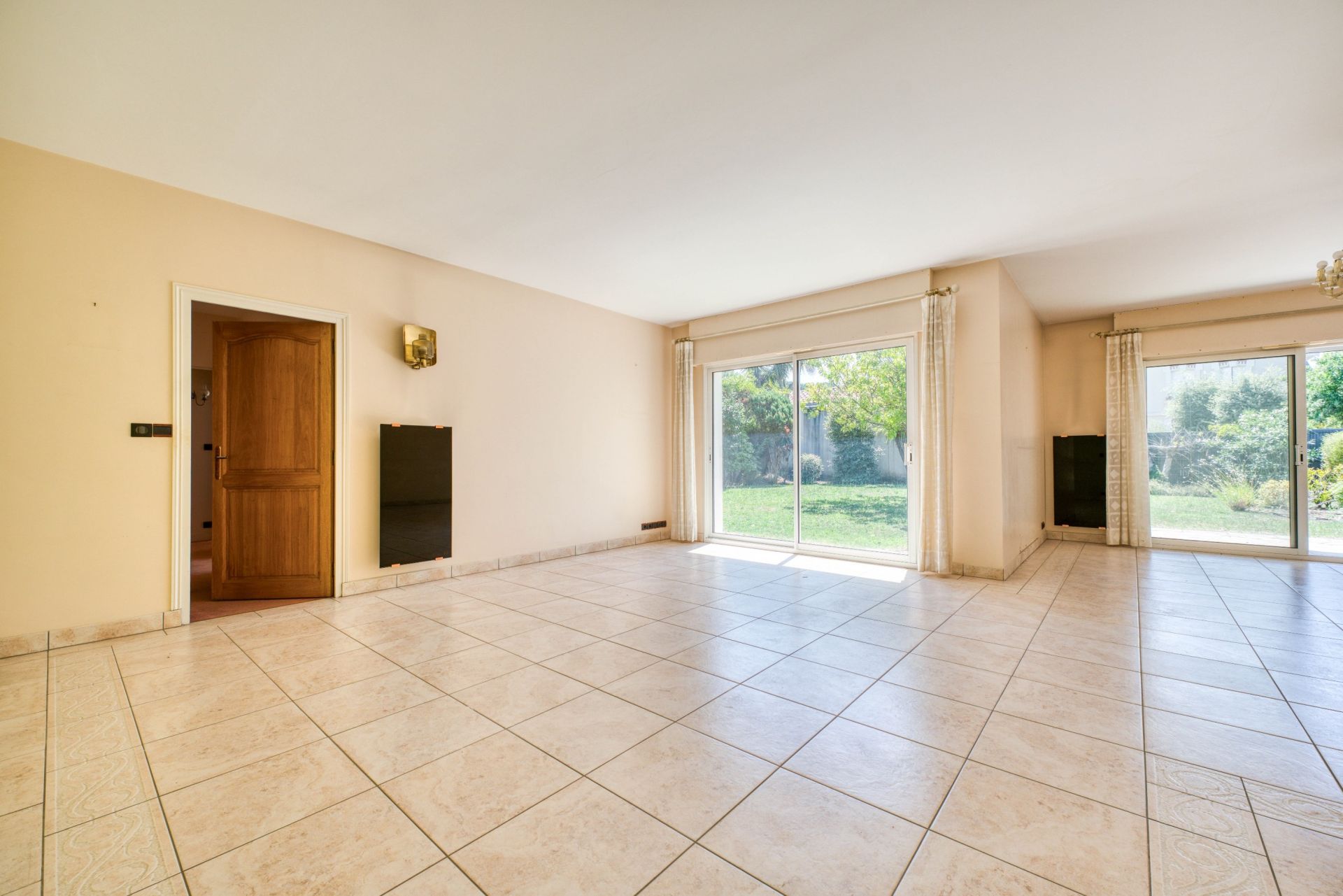 house 5 Rooms for sale on ROYAN (17200)