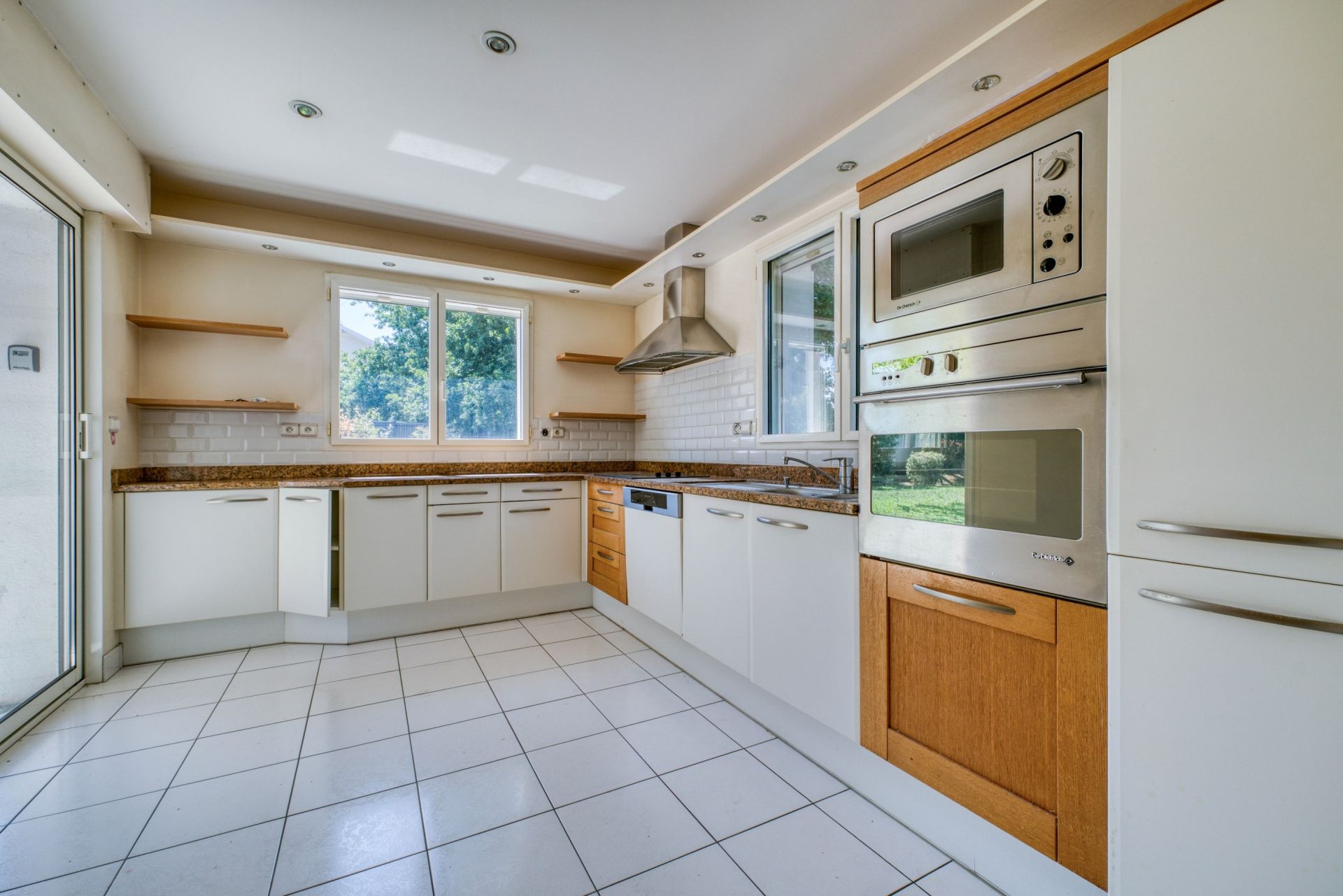 house 5 Rooms for sale on ROYAN (17200)