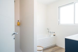 house 6 Rooms for sale on VAUX SUR MER (17640)