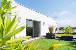 house 6 Rooms for sale on VAUX SUR MER (17640)