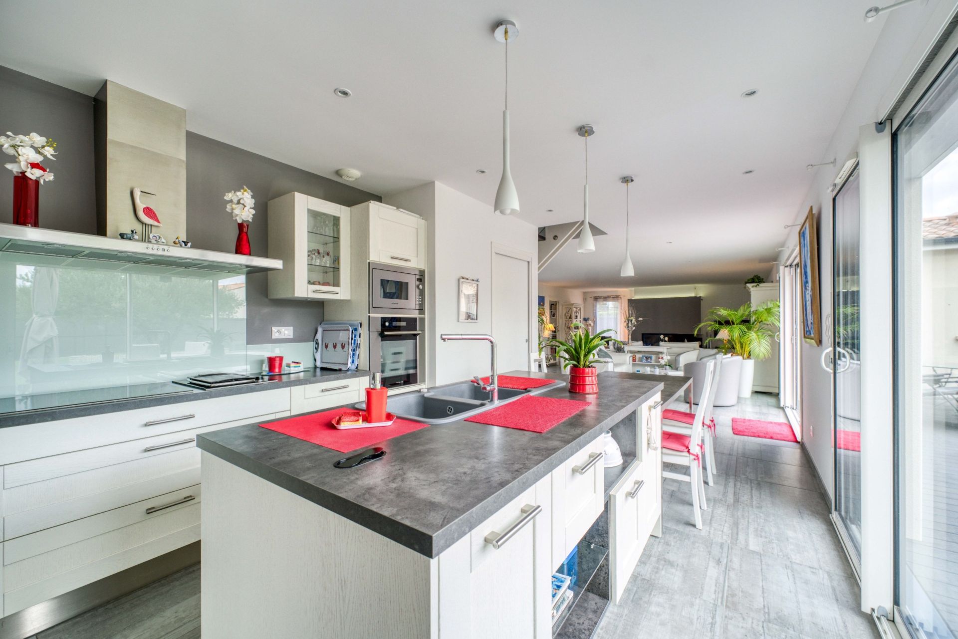 contemporary house 6 Rooms for sale on ST PALAIS SUR MER (17420)