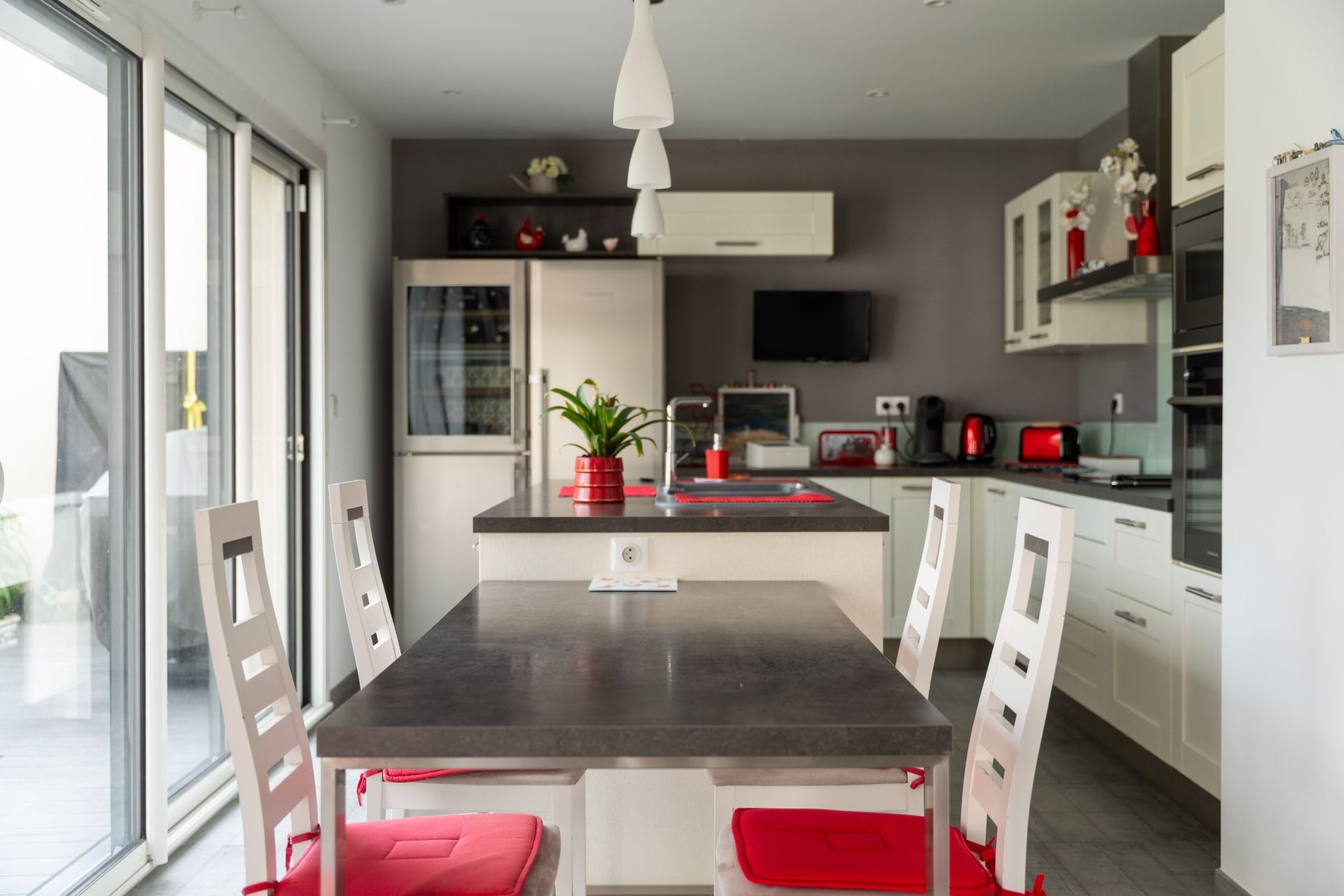 contemporary house 6 Rooms for sale on ST PALAIS SUR MER (17420)