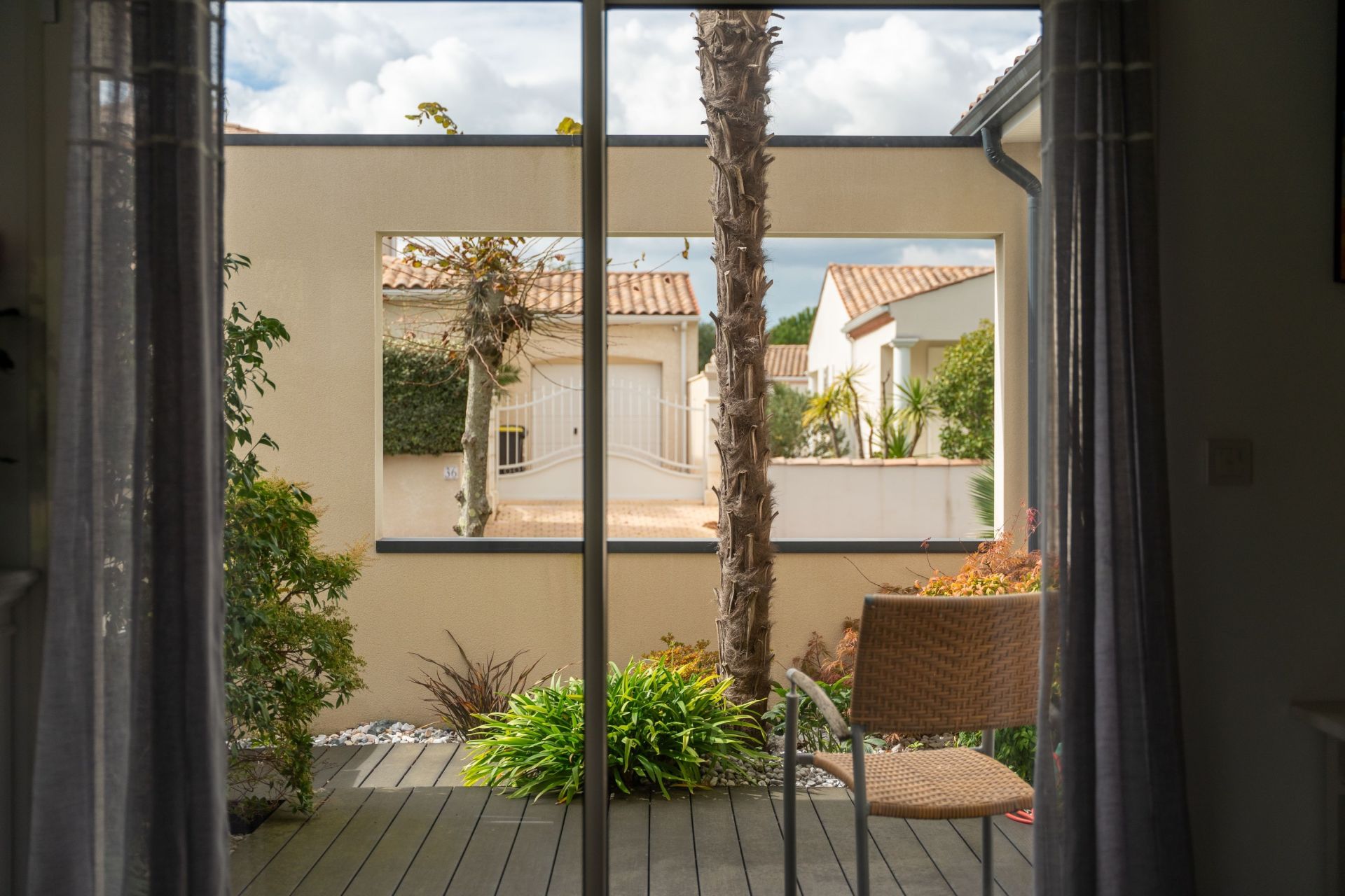contemporary house 6 Rooms for sale on ST PALAIS SUR MER (17420)