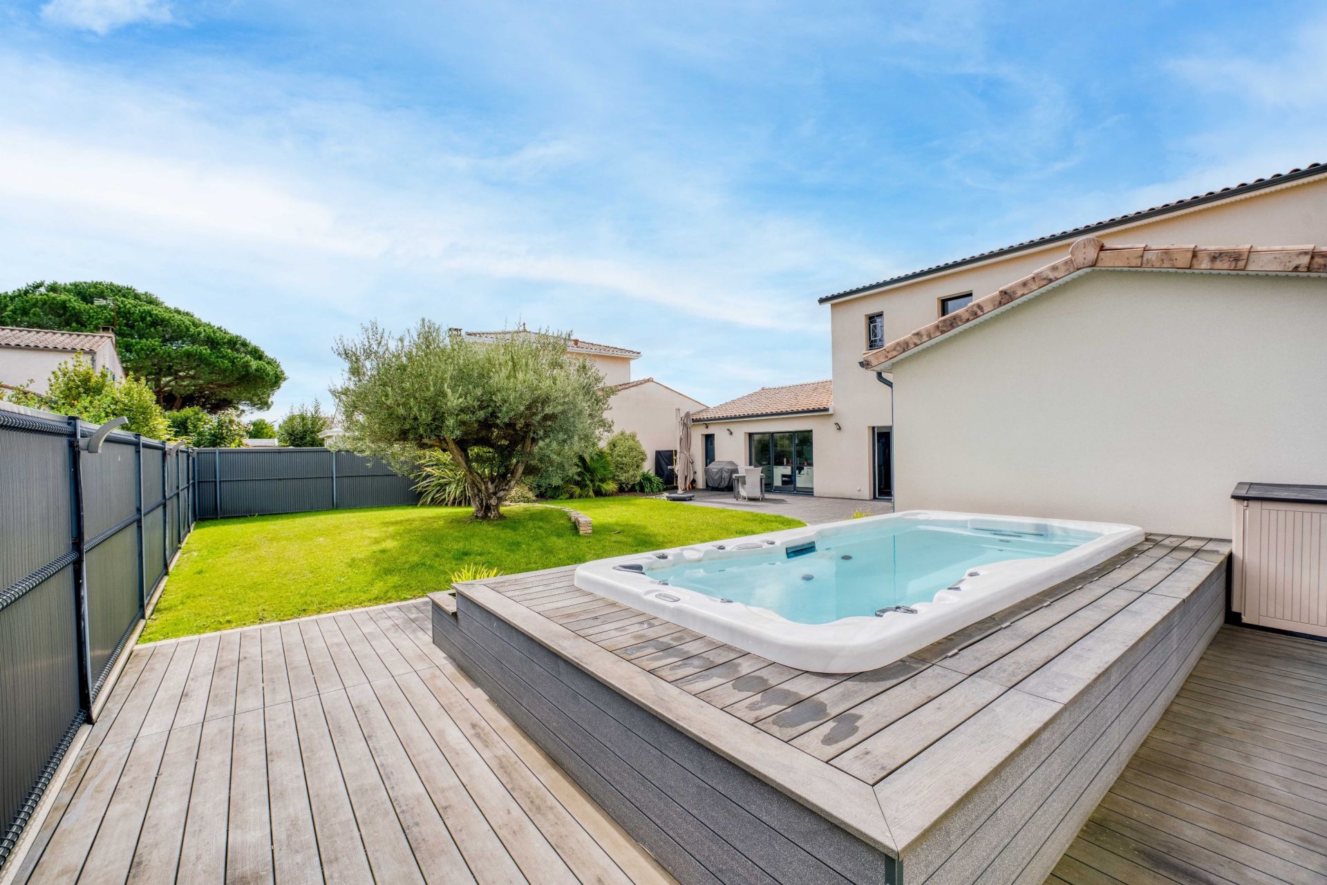 contemporary house 6 Rooms for sale on ST PALAIS SUR MER (17420)