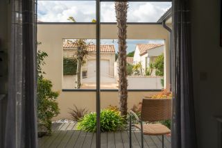 contemporary house 6 Rooms for sale on ST PALAIS SUR MER (17420)