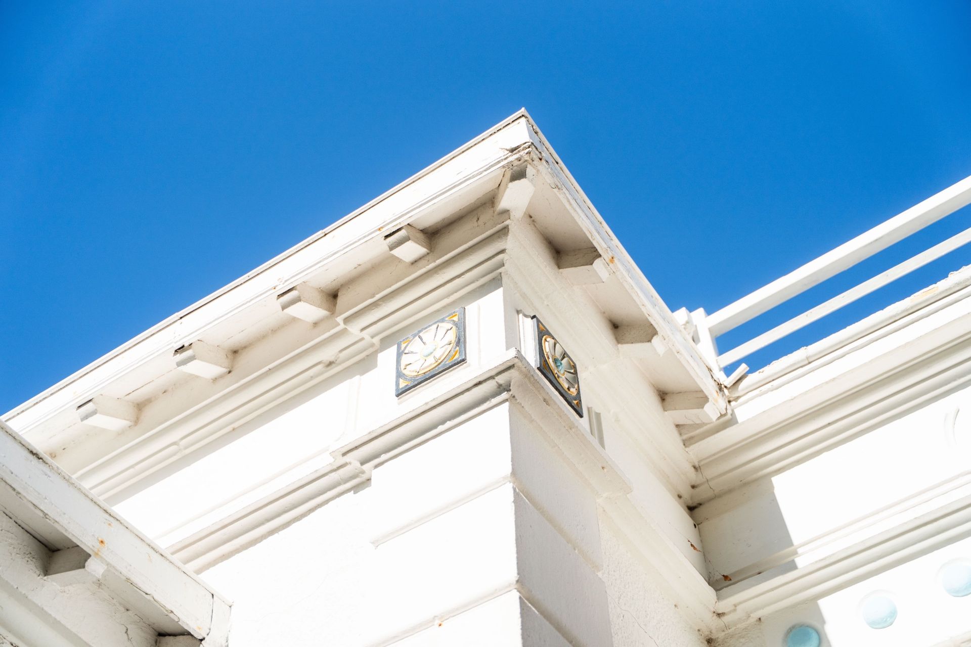 villa 8 Rooms for sale on VAUX SUR MER (17640)