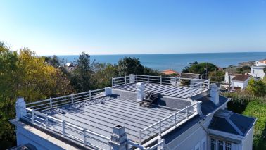 villa 8 Rooms for sale on VAUX SUR MER (17640)