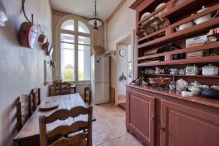 villa 8 Rooms for sale on VAUX SUR MER (17640)