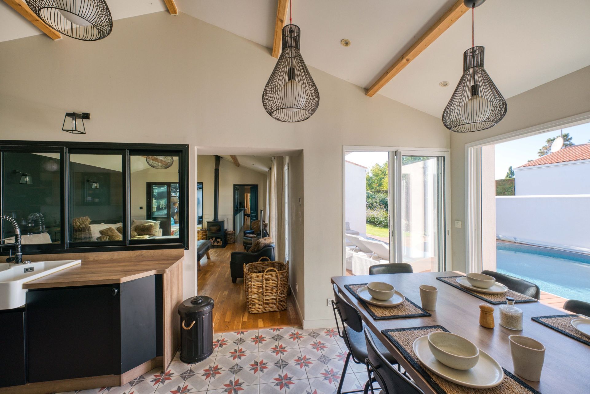 house 6 Rooms for sale on LE CHATEAU D OLERON (17480)