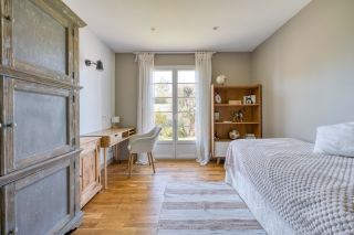 house 6 Rooms for sale on LE CHATEAU D OLERON (17480)