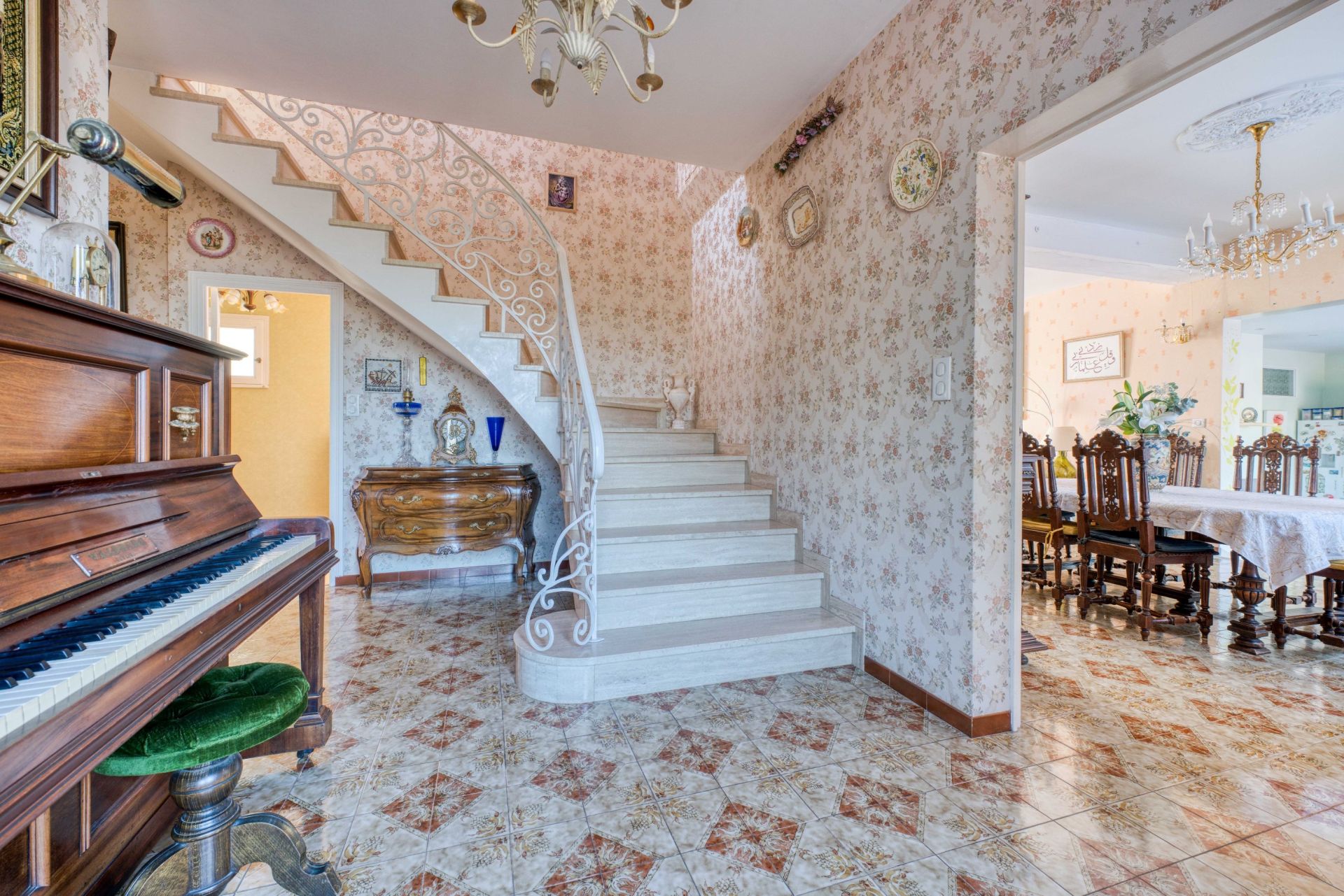 house 8 Rooms for sale on LE CHATEAU D OLERON (17480)