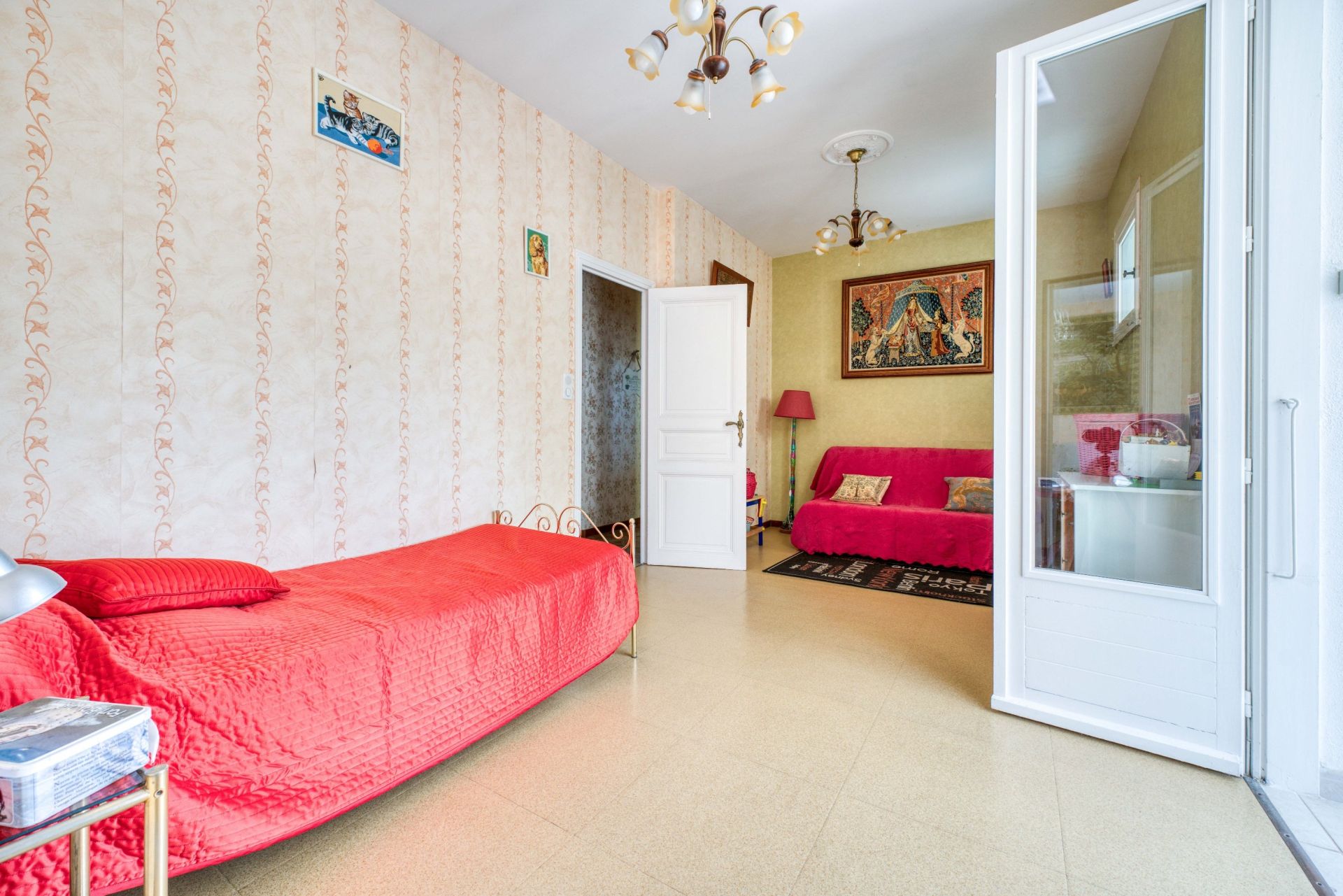 house 8 Rooms for sale on LE CHATEAU D OLERON (17480)