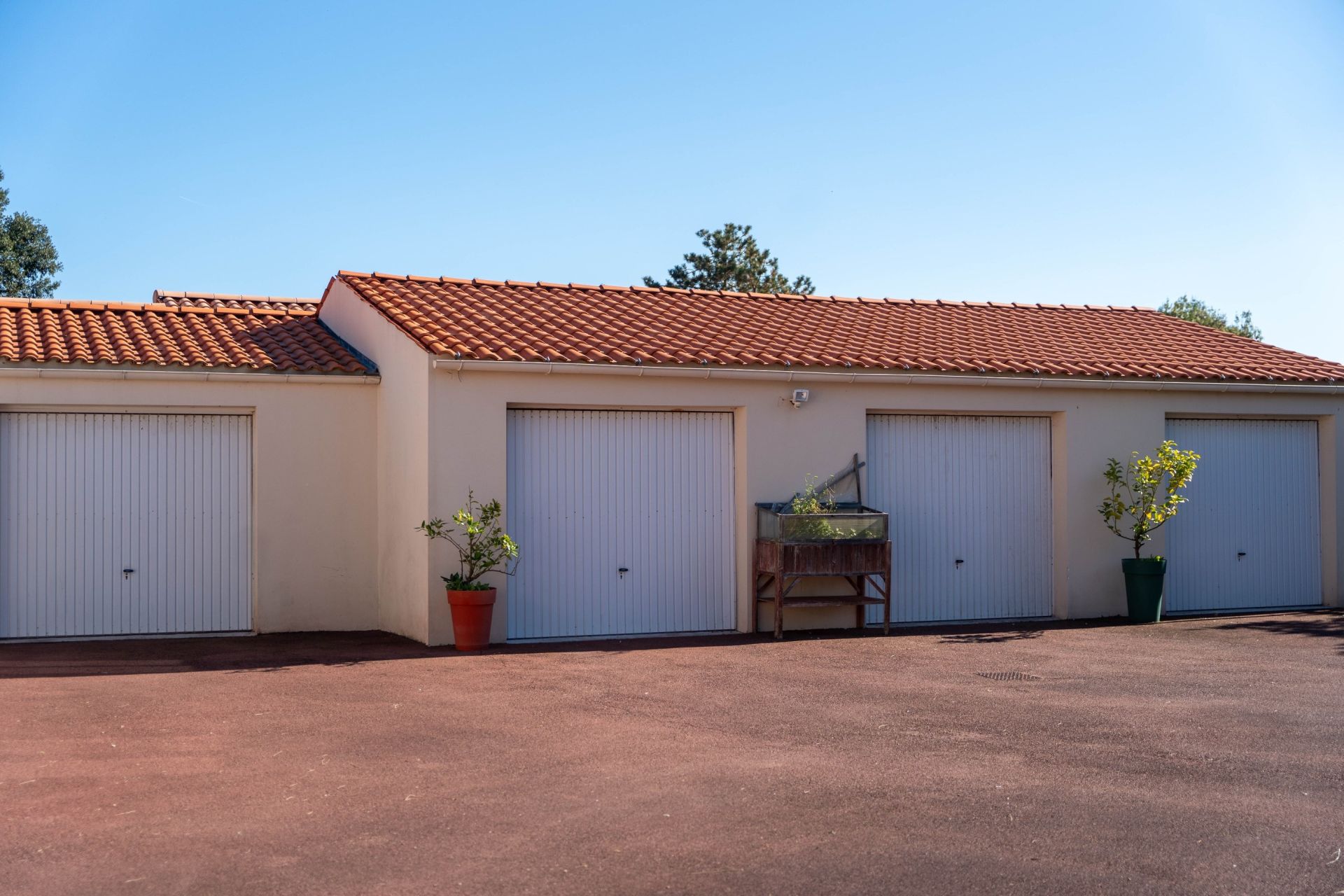 house 12 Rooms for sale on LE CHATEAU D OLERON (17480)