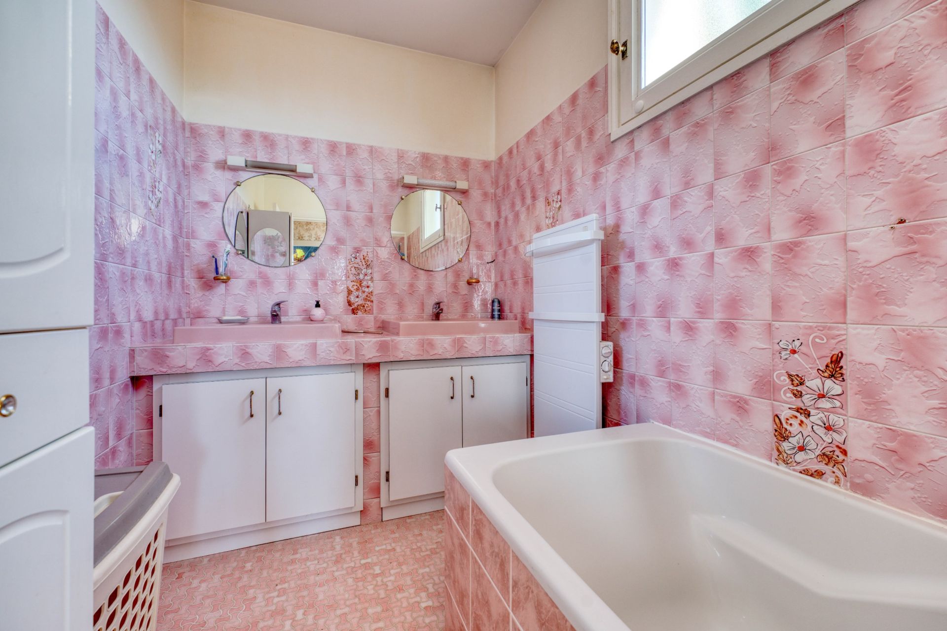 house 8 Rooms for sale on LE CHATEAU D OLERON (17480)