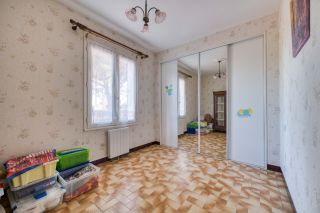 house 8 Rooms for sale on LE CHATEAU D OLERON (17480)