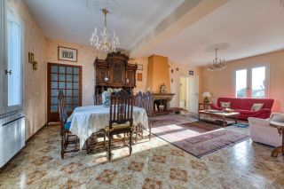 house 12 Rooms for sale on LE CHATEAU D OLERON (17480)