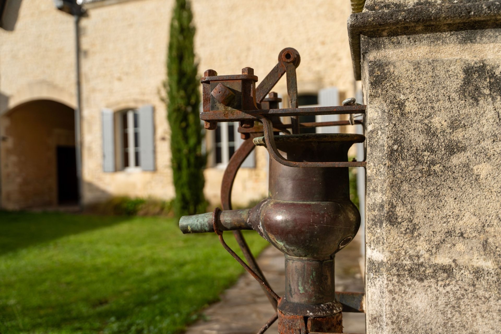 maison 7 Pièces en vente sur ST JEAN D ANGELY (17400)