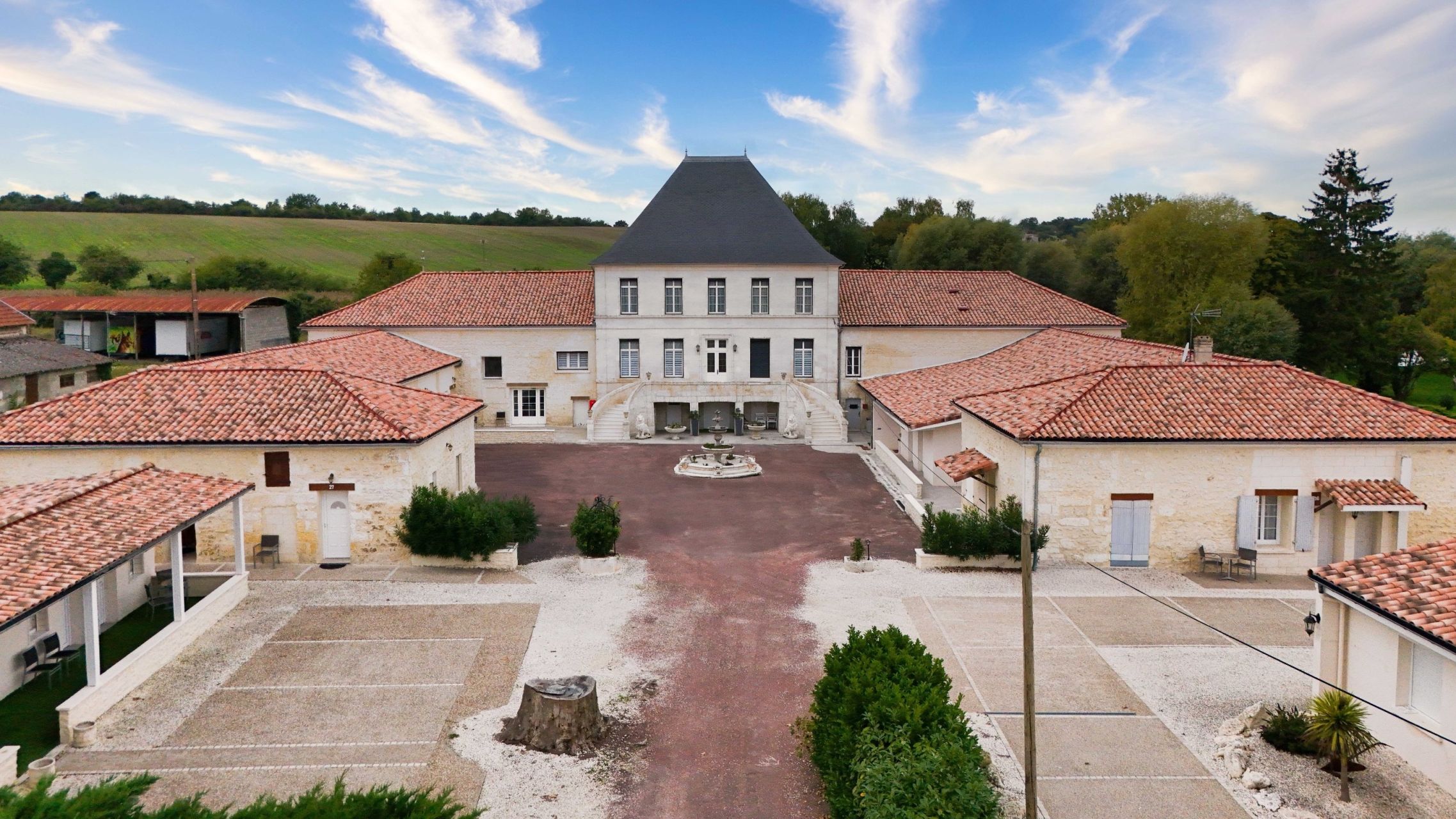 mansion 46 Rooms for sale on ROULLET ST ESTEPHE (16440)