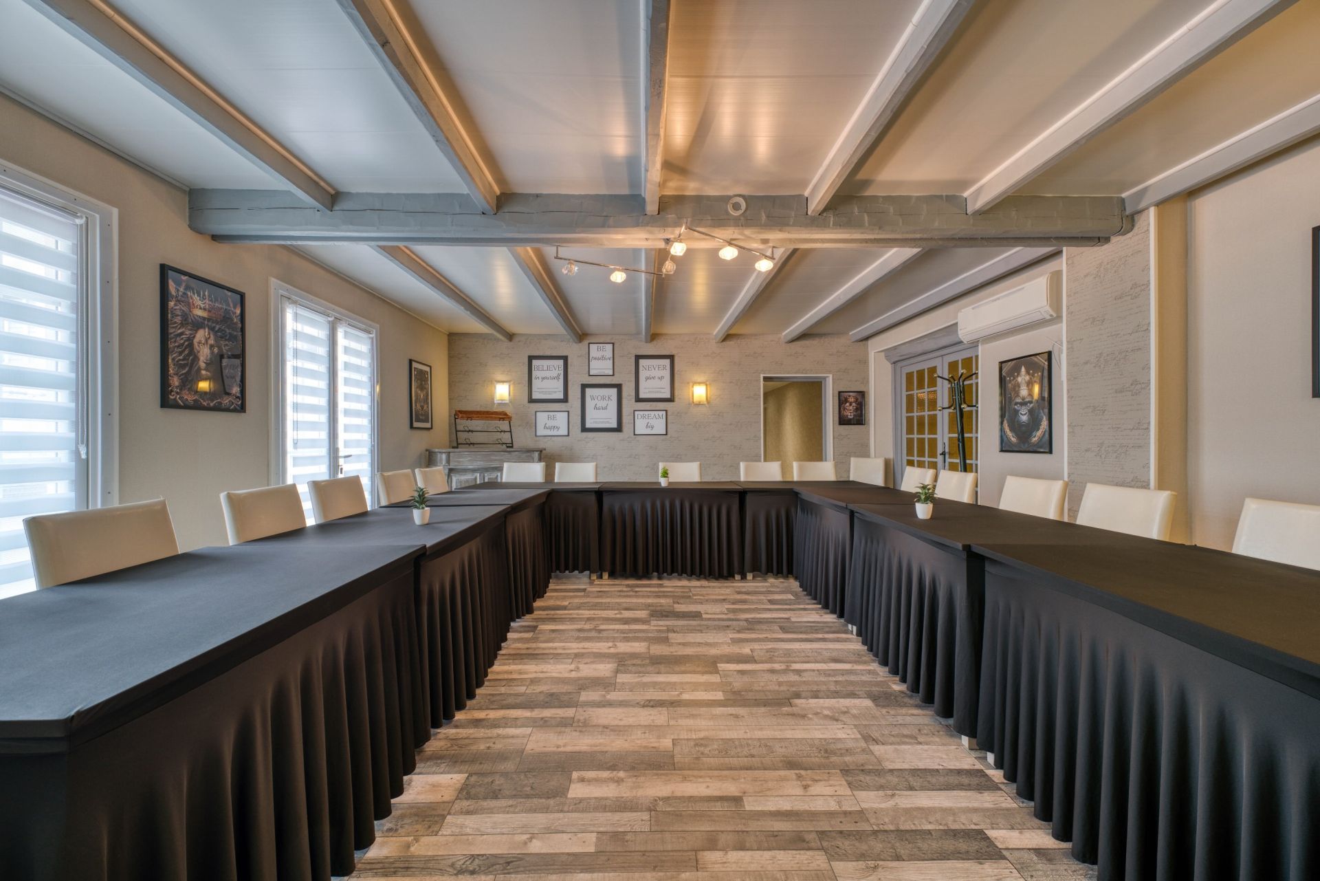 mansion 46 Rooms for sale on ROULLET ST ESTEPHE (16440)