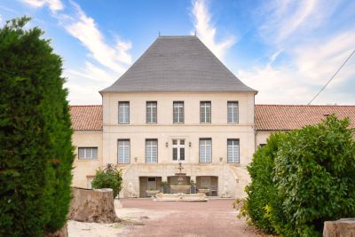 Sale Mansion Roullet-Saint-Estèphe 46 Rooms 2500 m²