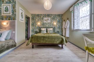 mansion 46 Rooms for sale on ROULLET ST ESTEPHE (16440)