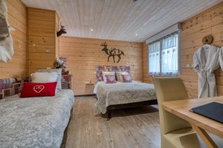 mansion 46 Rooms for sale on ROULLET ST ESTEPHE (16440)