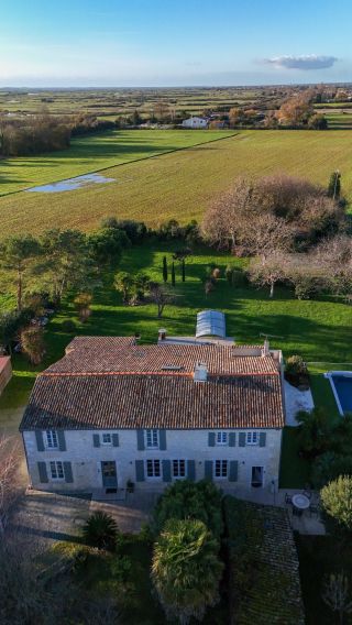 house 11 Rooms for sale on LE GUA (17600)