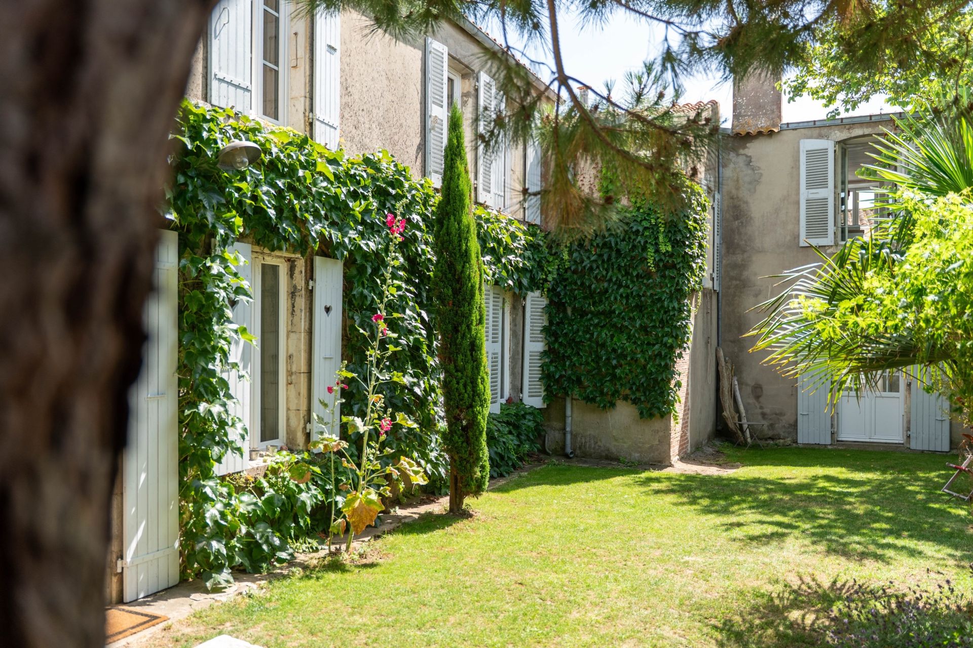 house 16 Rooms for sale on ST DENIS D OLERON (17650)