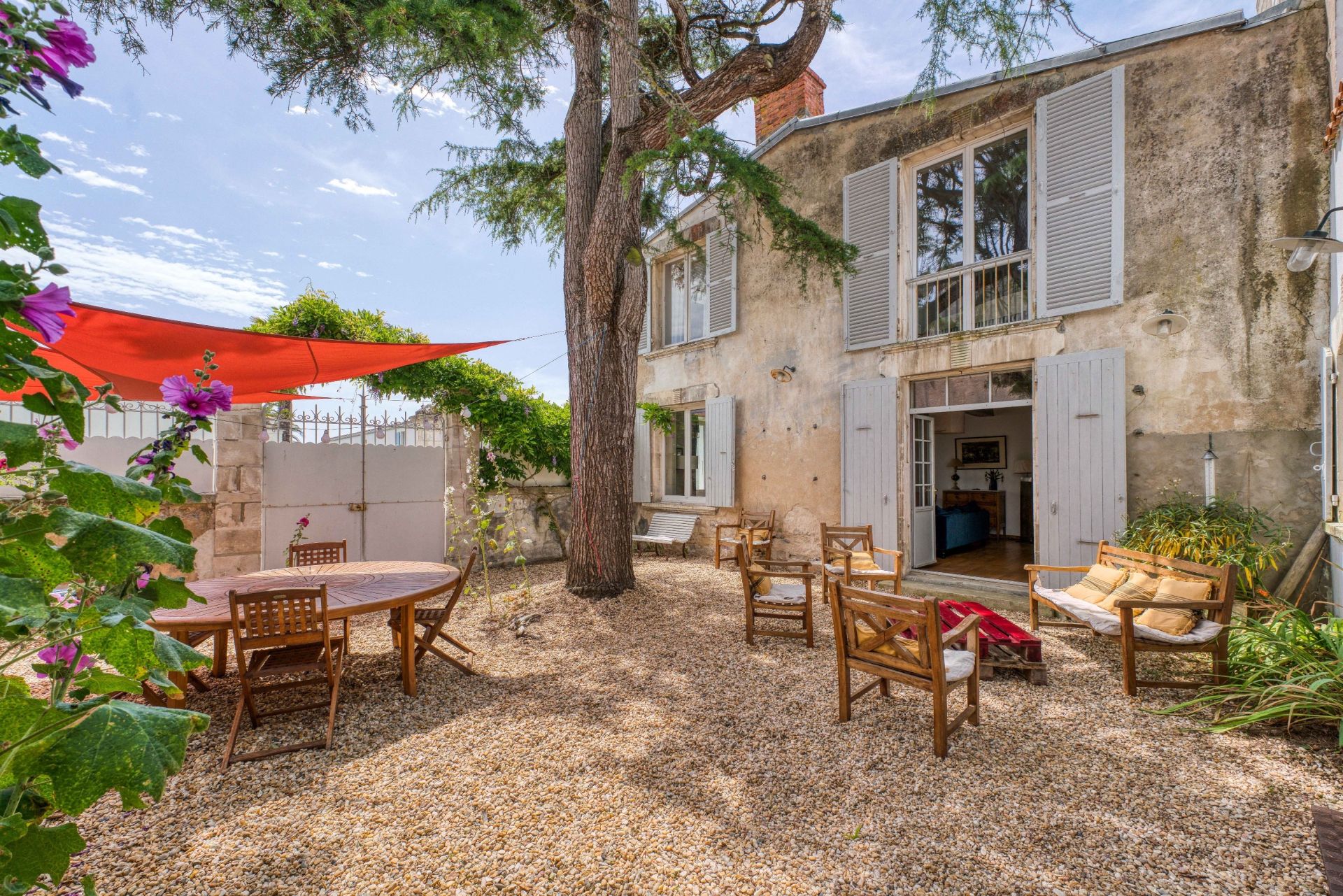 house 16 Rooms for sale on ST DENIS D OLERON (17650)
