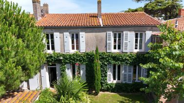 house 16 Rooms for sale on ST DENIS D OLERON (17650)