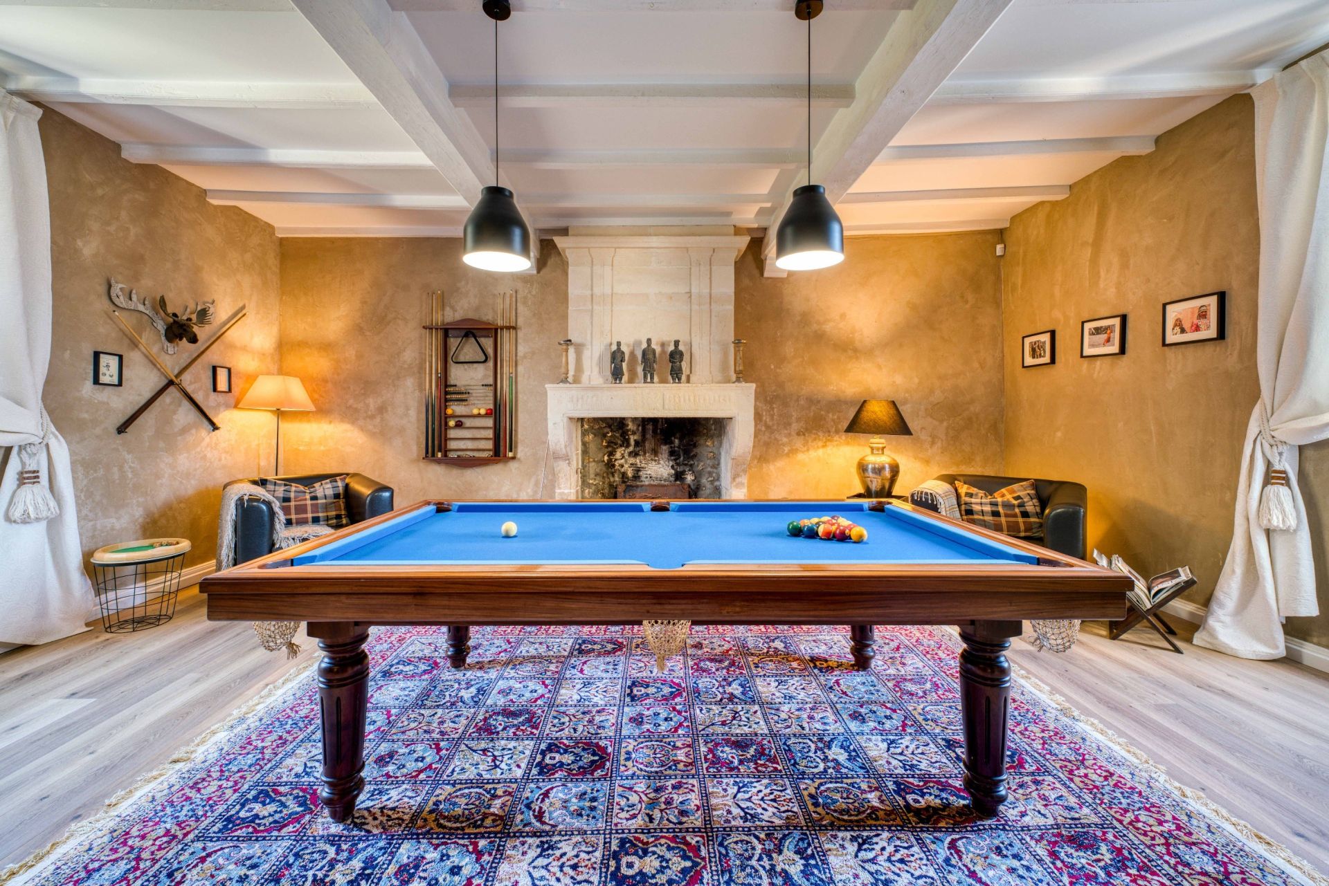 house 12 Rooms for sale on MEURSAC (17120)