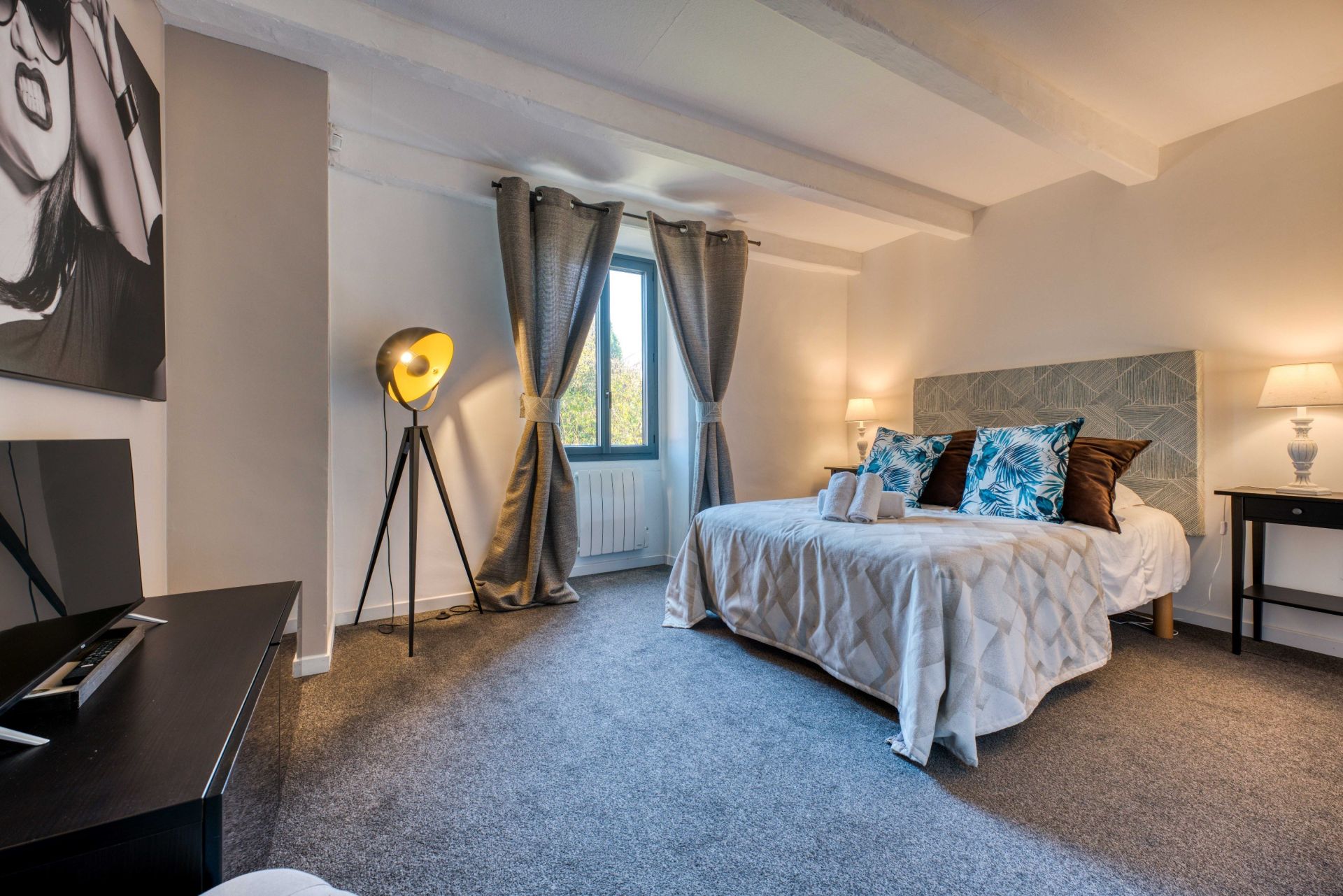 house 12 Rooms for sale on MEURSAC (17120)