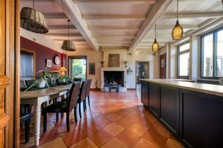 house 12 Rooms for sale on MEURSAC (17120)