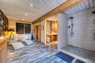 house 12 Rooms for sale on MEURSAC (17120)