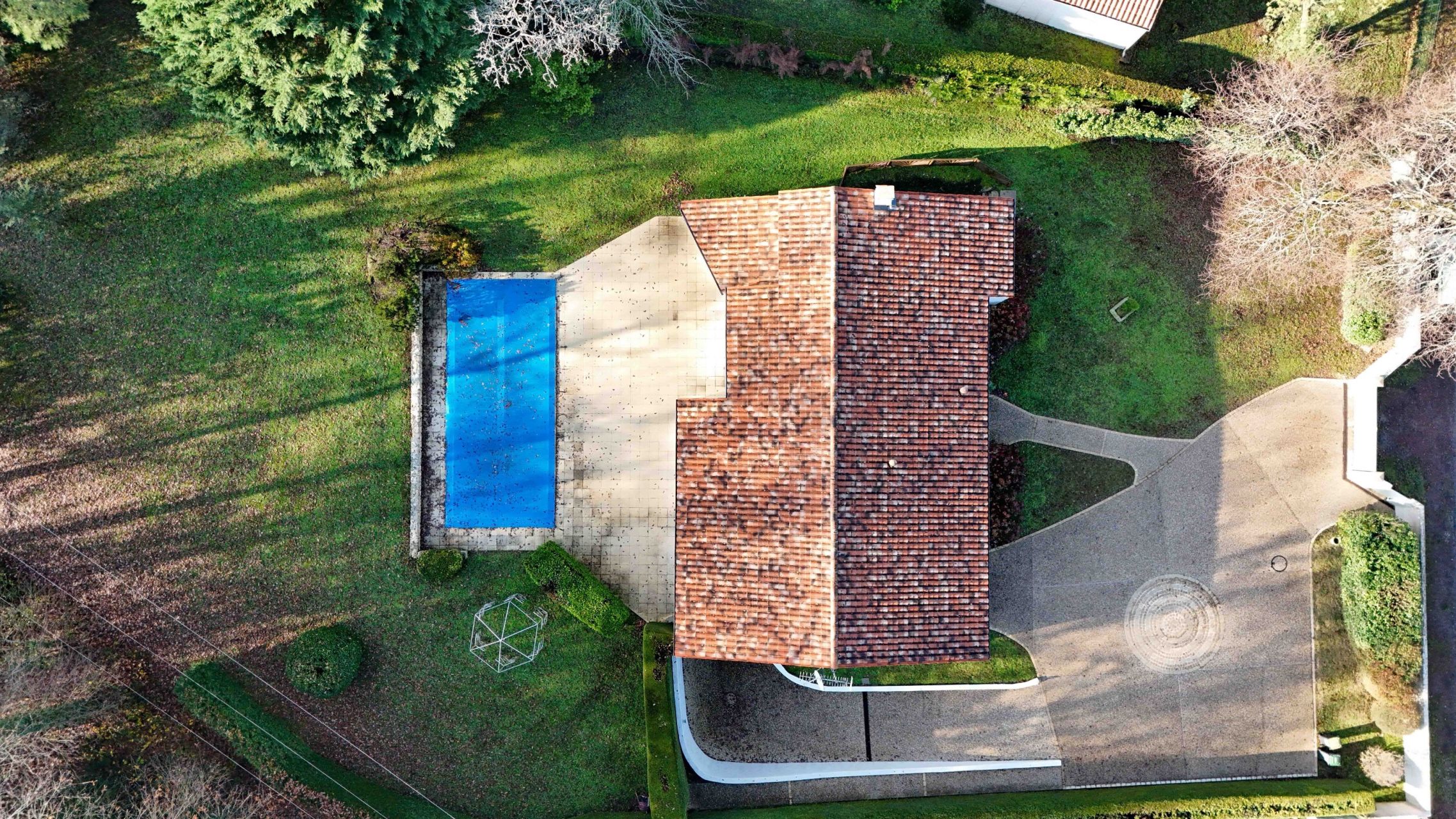 house 5 Rooms for sale on BREUILLET (17920)