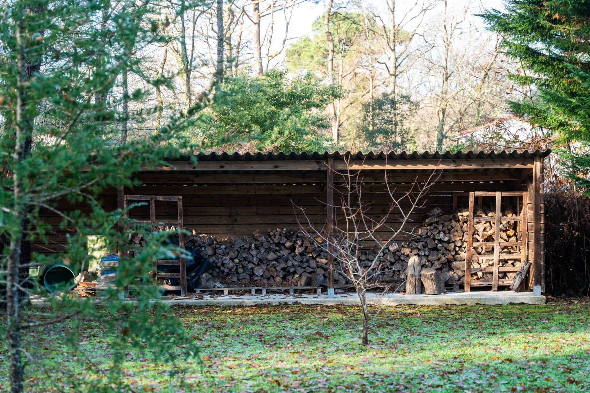 house 5 Rooms for sale on BREUILLET (17920)