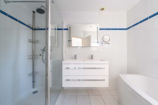 house 5 Rooms for sale on BREUILLET (17920)