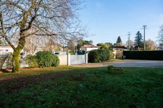 house 5 Rooms for sale on BREUILLET (17920)