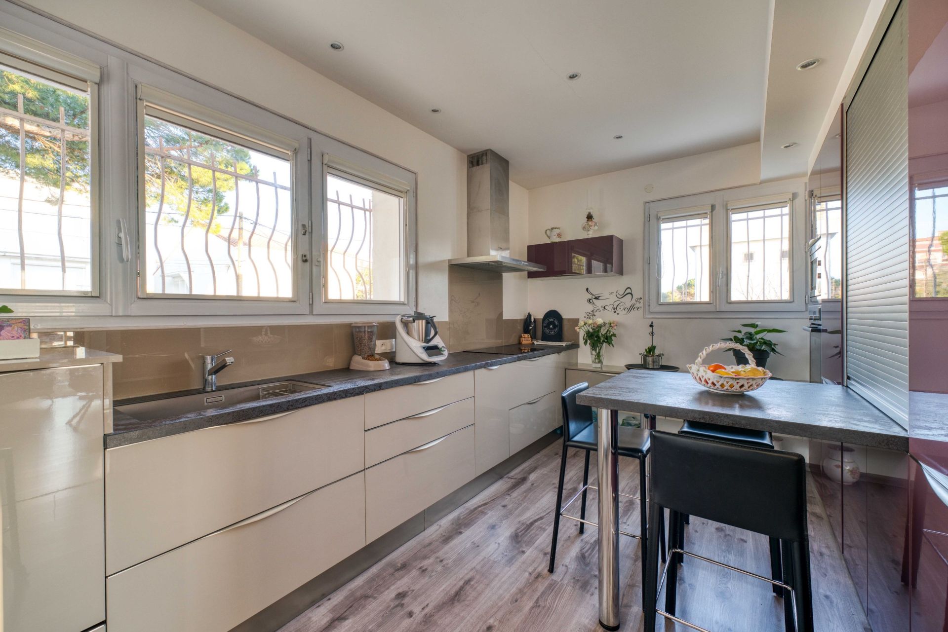 house 7 Rooms for sale on ROYAN (17200)